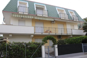 Trilo Lorenzo - In centro ed a soli 30 m dal mare